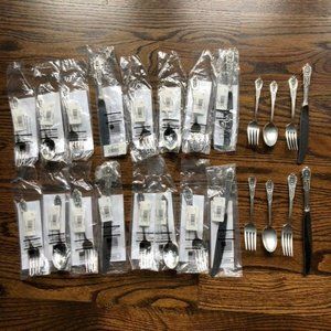 24 piece Wallace Silversmith ROSE POINT